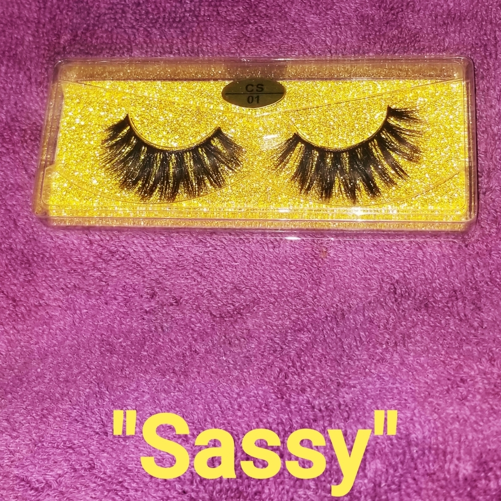#1 TRENDY TREATS BY CYNDI MINK LASHES - Picture 1 of 3